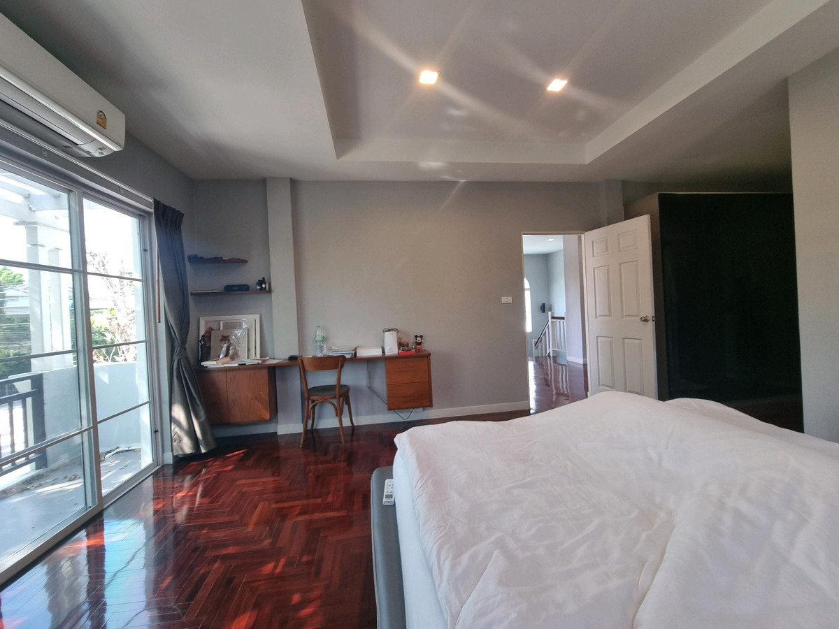 ให้เช่าบ้านนนทบุรี บางใหญ่ บางบัวทอง : ให้เช่าบ้านเดี่ยว ติดถนนราชพฤกษ์
หมู่บ้าน มัณฑนา ราชพฤกษ์ หลังมุม หน้าสวน ทำเลดี บ้านพร้อมเข้าอยู่