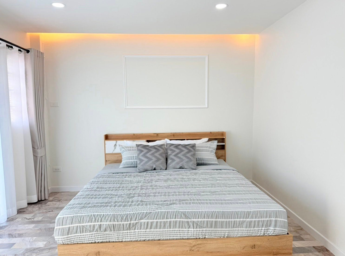 ขายทาวน์โฮมพัทยา บางแสน ชลบุรี สัตหีบ :  ทาวน์โฮม หมู่บ้านเพิ่มศิริ ซอยเขาตาโล / 3 ห้องนอน (ขาย), Townhome Permsiri Village Soi Khao Talo  / 3 Bedrooms (FOR SALE) BEWN108