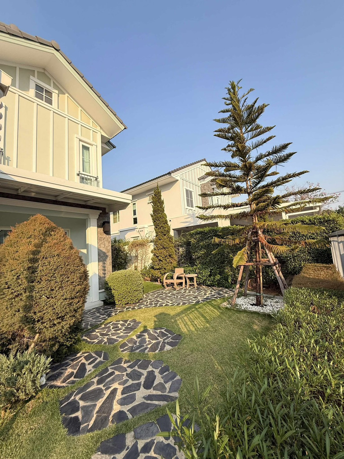 ให้เช่าบ้านบางนา แบริ่ง ลาซาล : ✨ ให้เช่าบ้านเดี่ยวโครงการ Villaggio 2 ศรีนครินทร์ – บางนา บ้านสวย ตกแต่งครบ บรรยากาศดี พื้นที่ใช้สอยกว้างขวาง พร้อมเข้าอยู่