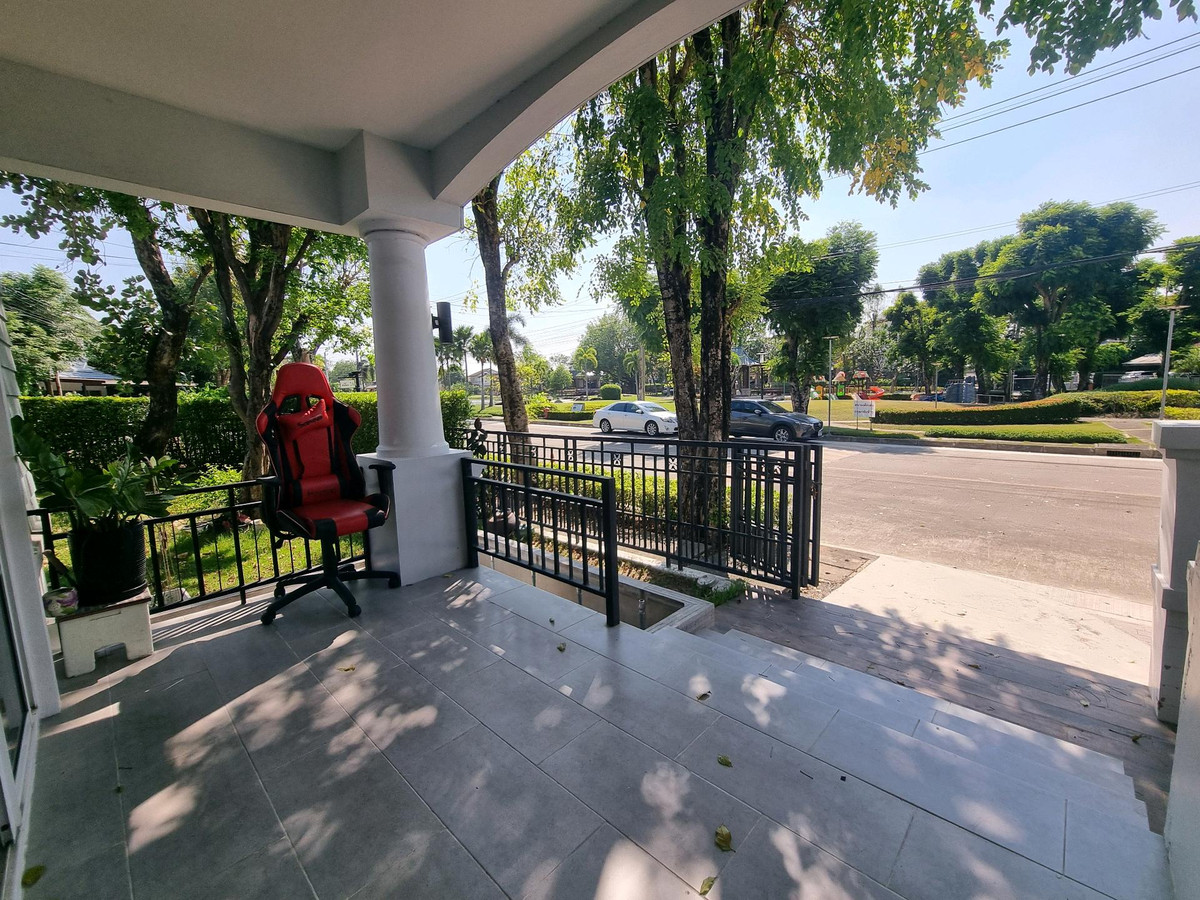 ให้เช่าบ้านนนทบุรี บางใหญ่ บางบัวทอง : ให้เช่าบ้านเดี่ยว ติดถนนราชพฤกษ์
หมู่บ้าน มัณฑนา ราชพฤกษ์ หลังมุม หน้าสวน ทำเลดี บ้านพร้อมเข้าอยู่