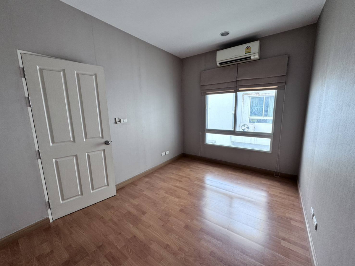 ขายทาวน์โฮมพัฒนาการ ศรีนครินทร์ : ขายทาวน์เฮ้าส์/ทาวน์โฮม  บ้านกลางเมือง เอส - เซ้นส์ ศรีนครินทร์ หนองบอน เขต ประเวศ กรุงเทพ CX-146194