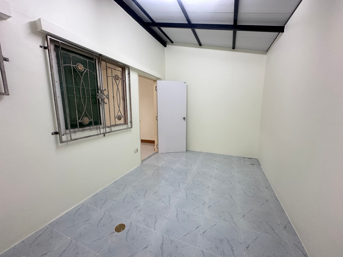 ขายทาวน์โฮมพระราม 5 ราชพฤกษ์ บางกรวย : ปริญลักษณ์ ไลท์ วงแหวนสาทร / 3 ห้องนอน (ขาย), Prinyalucklight Wongwan Sathorn / 3 Bedrooms (FOR SALE) BALL273