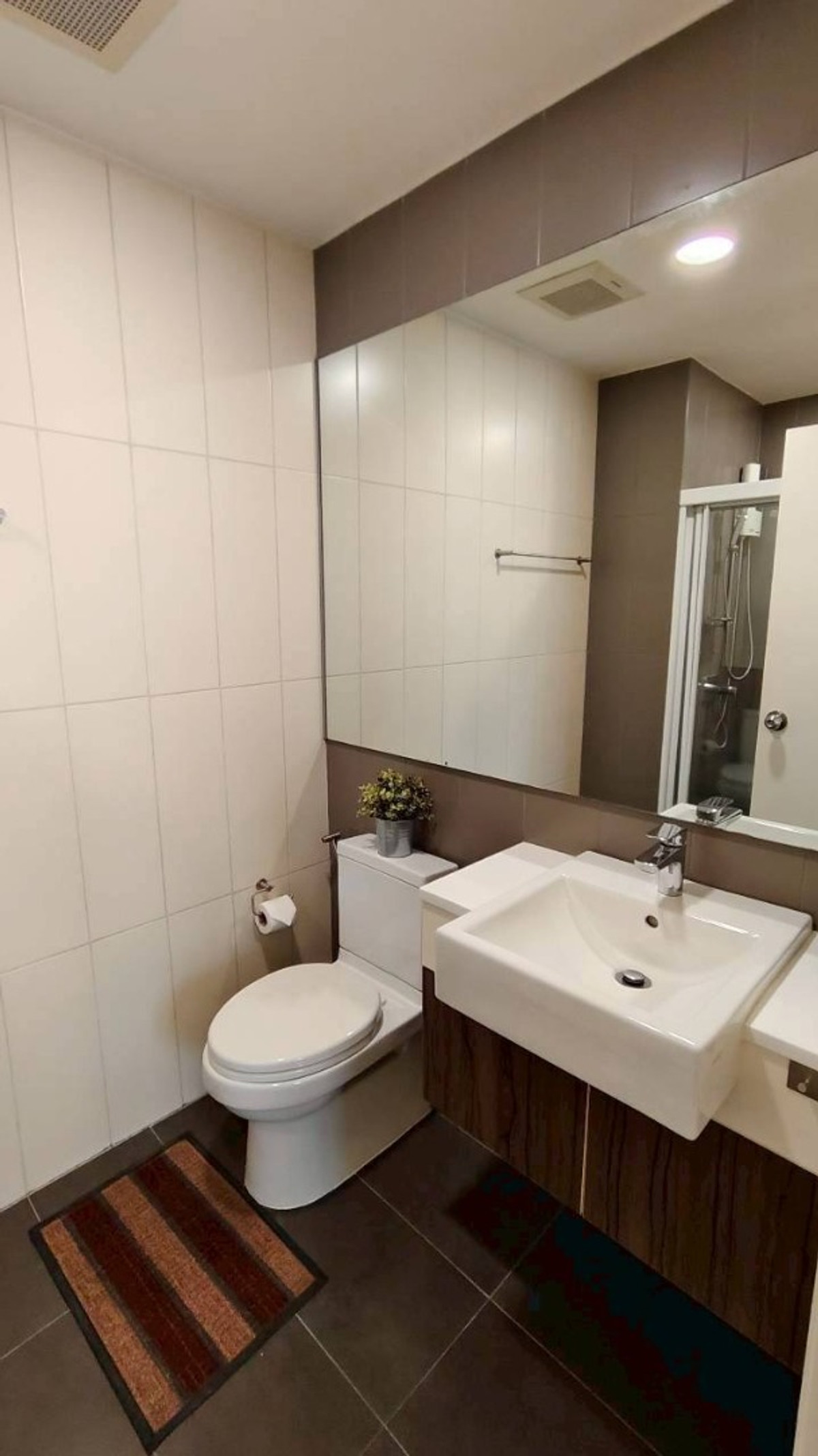 For SaleCondoRatchadapisek, Huaikwang, Suttisan : Centric Ratchada-Huai Khwang | 1BR 32.11 sq.m. Next to MRT Huai Khwang (0 m.), Good Condition | Price 3.29 MB. 📞 065-626-5636 (Kie)