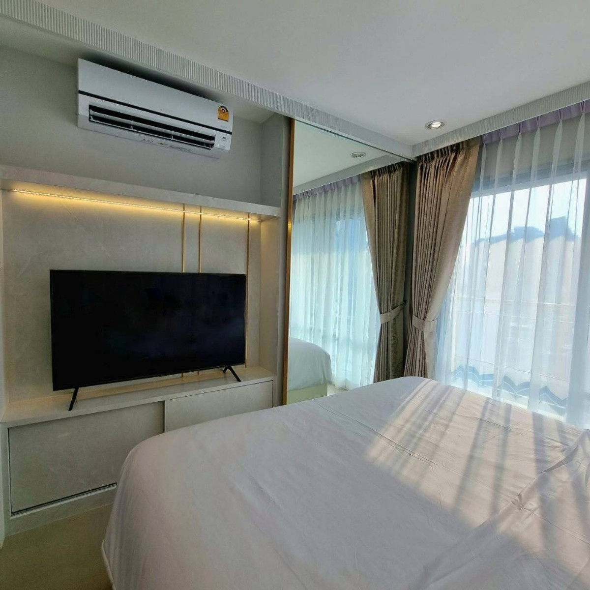 ให้เช่าคอนโดพระราม 9 เพชรบุรีตัดใหม่ RCA : ✅ LP9R125 ✅ Line : @p2nproperty