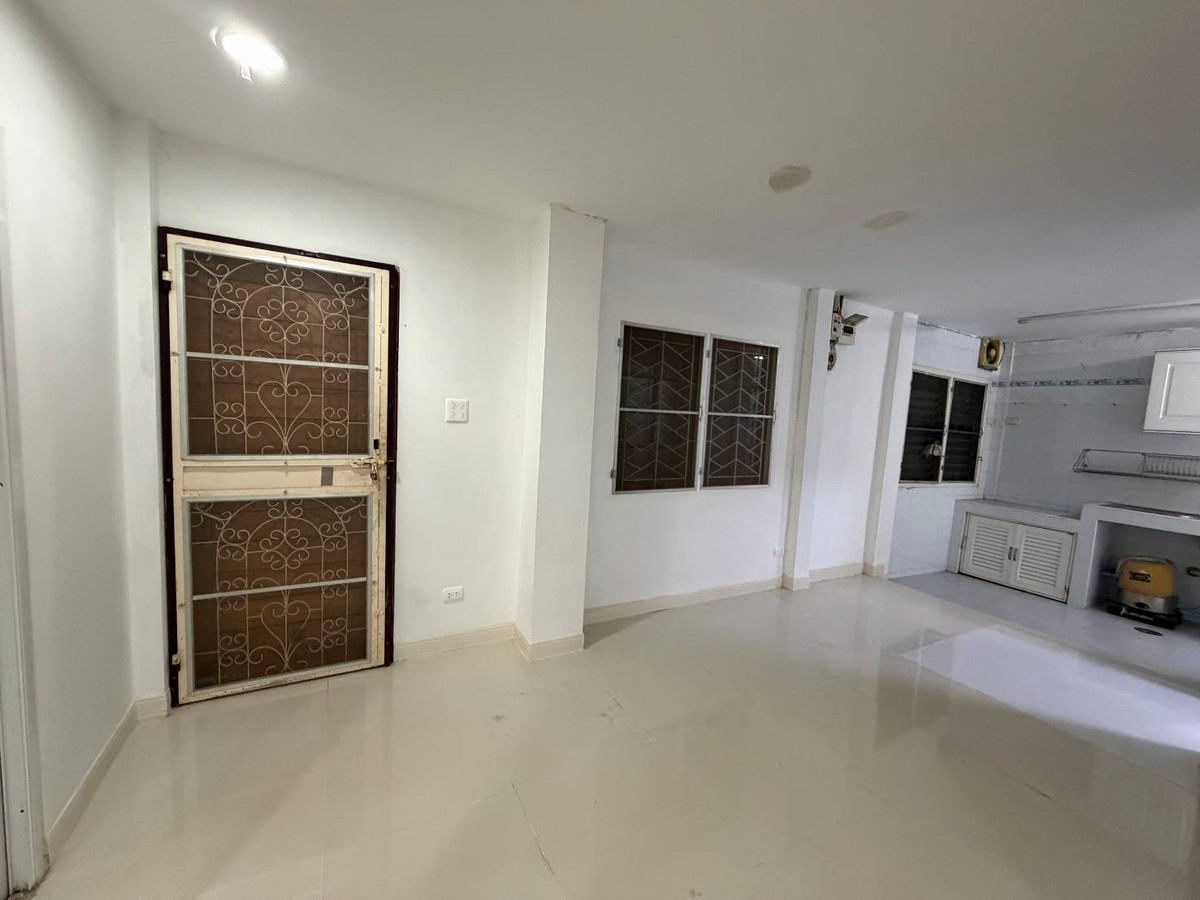 ขายทาวน์โฮมรามคำแหง หัวหมาก : บ้านบดินทรรักษา วังทองหลาง  / 2 ห้องนอน (ขาย), Baan Bodinthraraksa Wang Thonglang / 2 Bedrooms (FOR SALE) JANE020