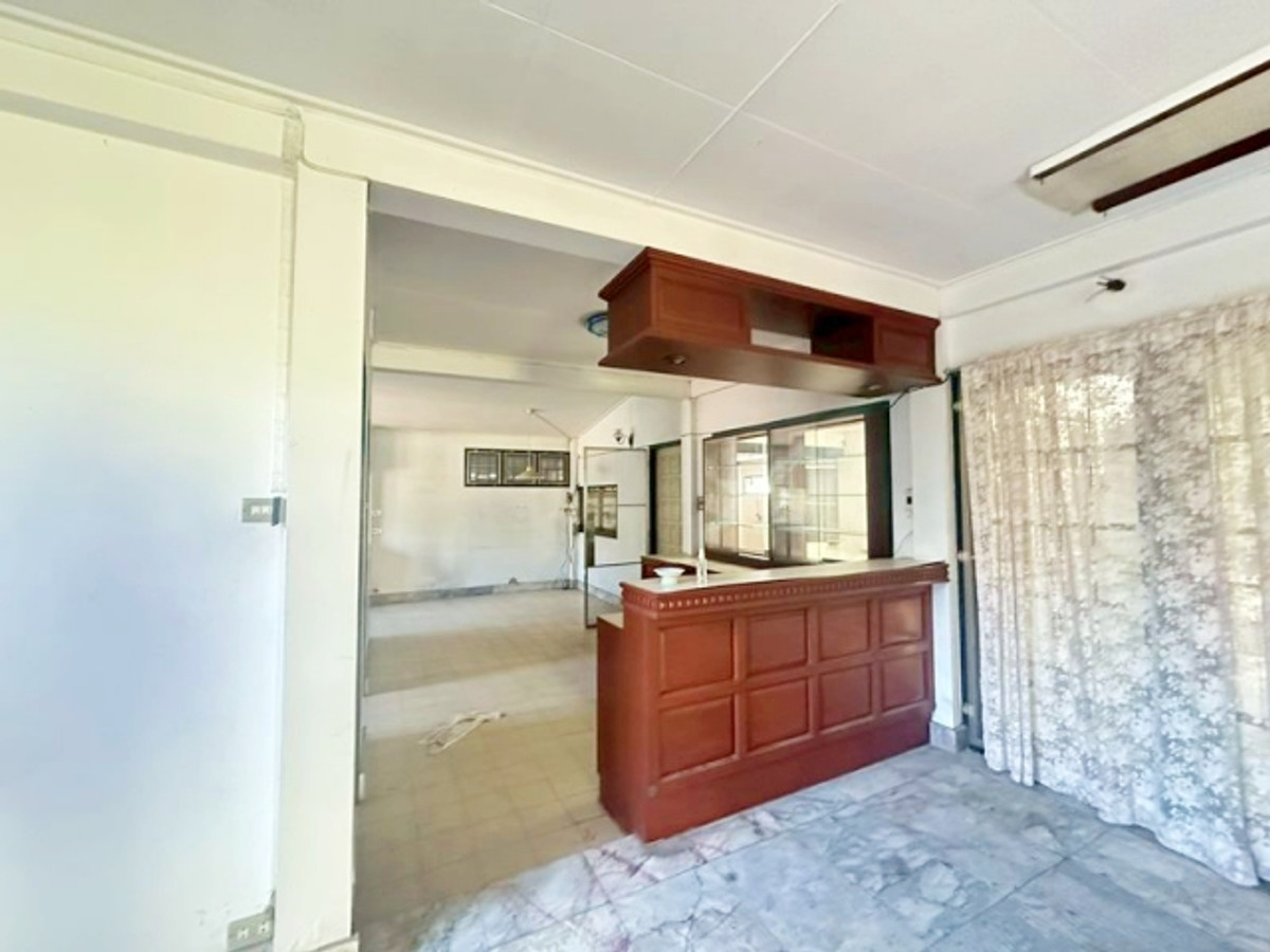 ขายบ้านวิภาวดี ดอนเมือง หลักสี่ : ขายที่ดินพร้อมสิ่งปลูกสร้าง ทำเลศักยภาพ วิภาวดีรังสิต ทำเลดี เดินทางสะดวก 