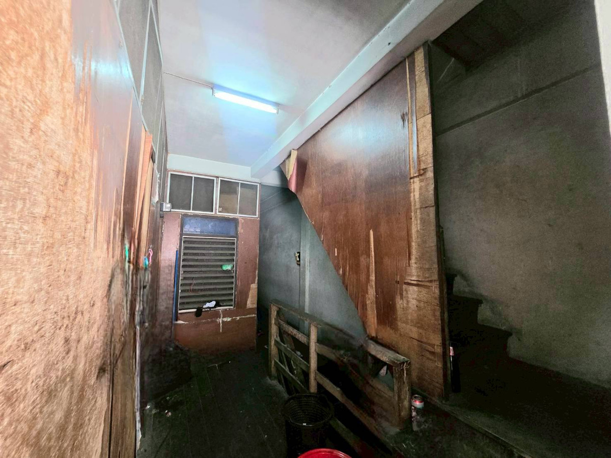 ขายอาคารพาณิชย์สุขุมวิท อโศก ทองหล่อ : ขายอาคารพาณิชย์ 2.5 ชั้น ซอยปรีดีพนมยงค์ 2 ทำเลดี ใจกลางแหล่งธุรกิจ ใกล้ BTS พระโขนง (N.2016)