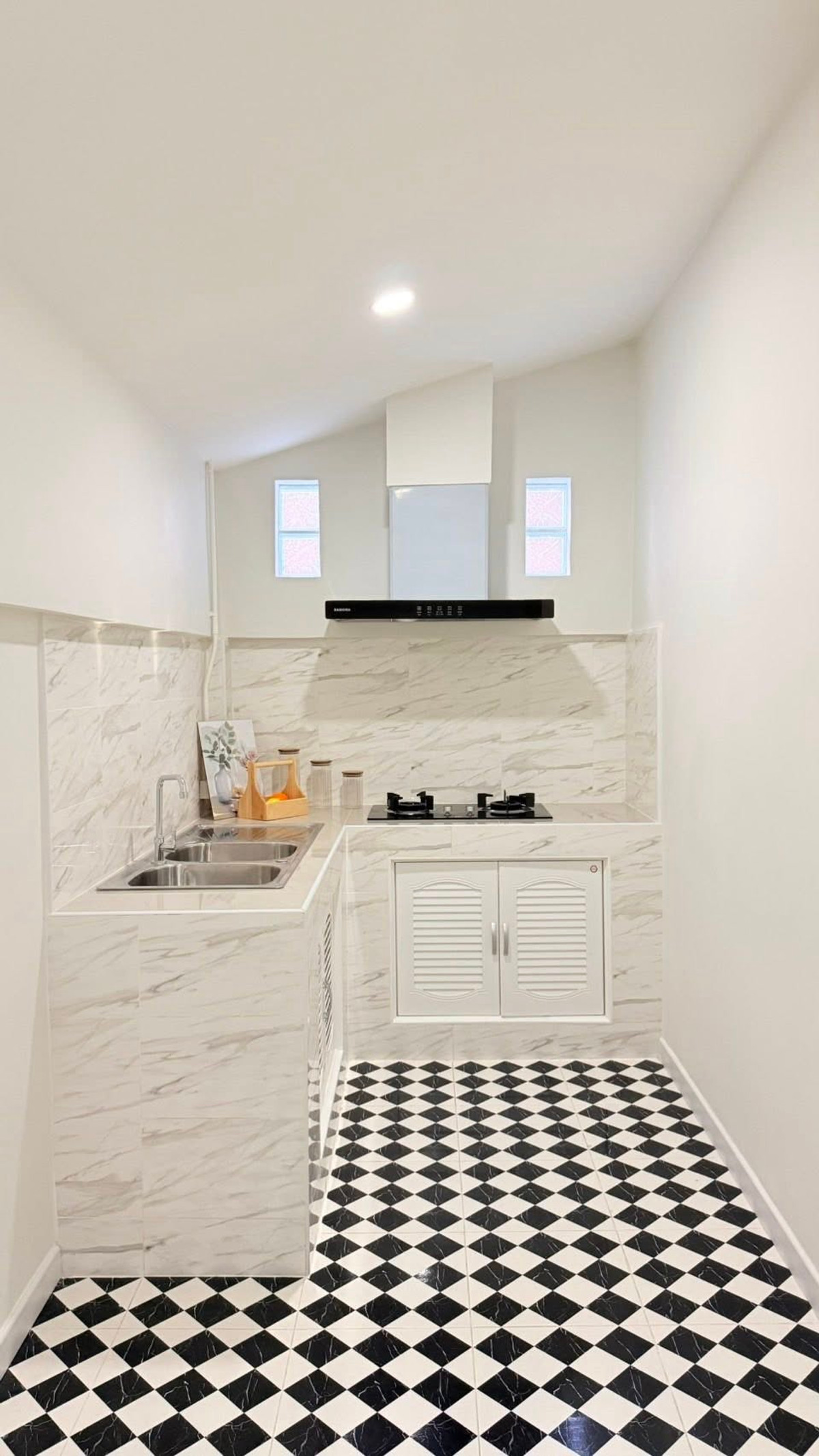 ขายทาวน์โฮมพัทยา บางแสน ชลบุรี สัตหีบ :  ทาวน์โฮม หมู่บ้านเพิ่มศิริ ซอยเขาตาโล / 3 ห้องนอน (ขาย), Townhome Permsiri Village Soi Khao Talo  / 3 Bedrooms (FOR SALE) BEWN108