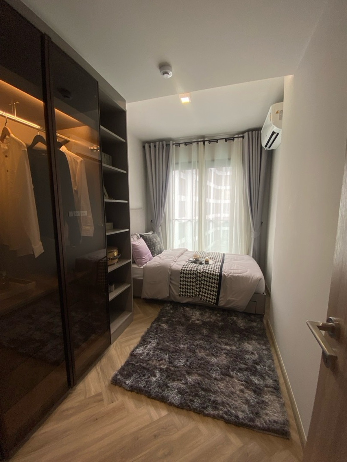 For RentCondoSukhumvit, Asoke, Thonglor : 🔥For Rent Now🔥 Chapter Thonglor 25, spacious 2-bedroom unit, beautifully decorated, fully furnished and ready to move in. Near BTS Thonglor.