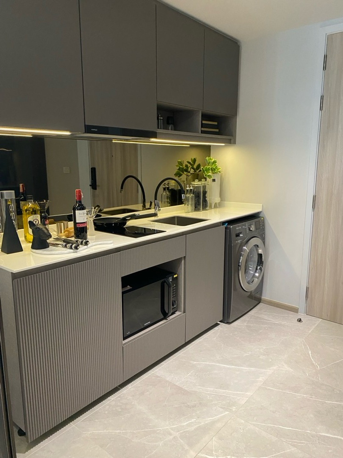 For RentCondoSukhumvit, Asoke, Thonglor : 🔥For Rent Now🔥 Chapter Thonglor 25, spacious 2-bedroom unit, beautifully decorated, fully furnished and ready to move in. Near BTS Thonglor.