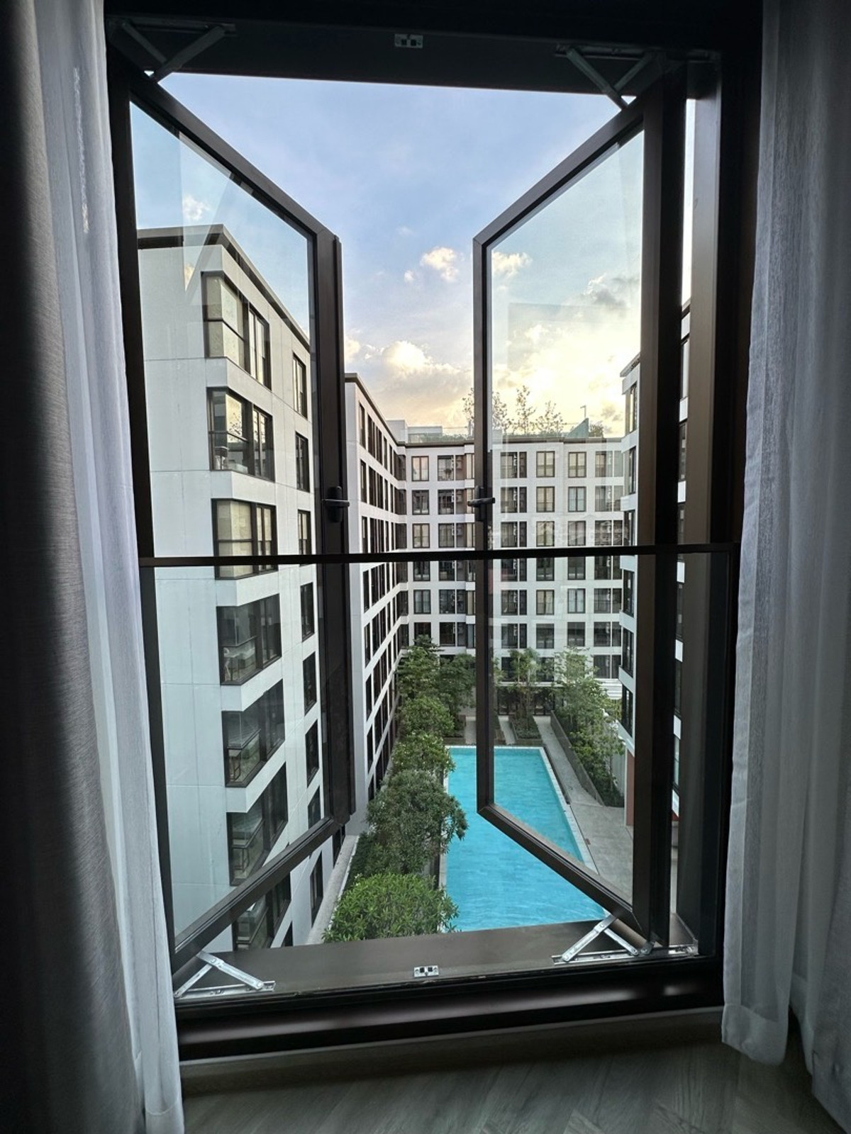 For RentCondoSukhumvit, Asoke, Thonglor : 🔥For Rent Now🔥 Chapter Thonglor 25, spacious 2-bedroom unit, beautifully decorated, fully furnished and ready to move in. Near BTS Thonglor.