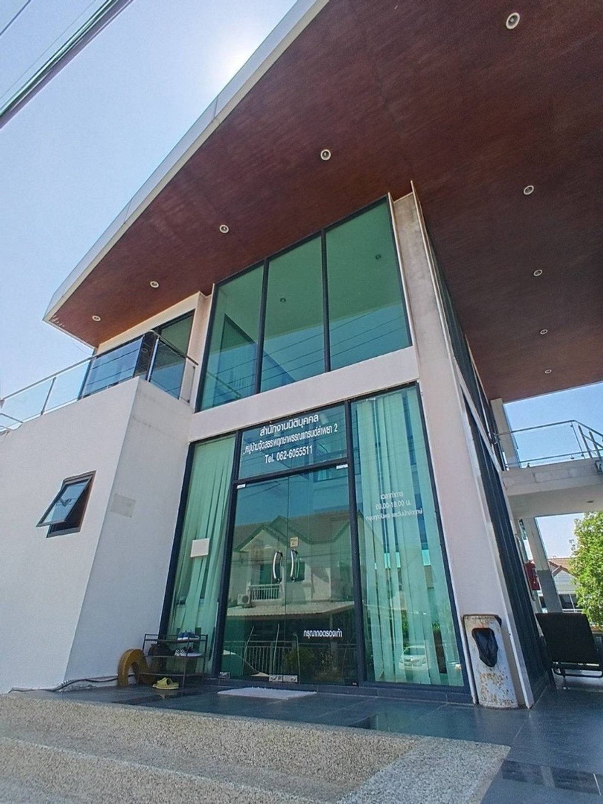 For SaleTownhomeNakhon Pathom : Corner townhome for sale, good location, wide area, north direction, Nakhon Pathom Province, price 2.09 million baht.