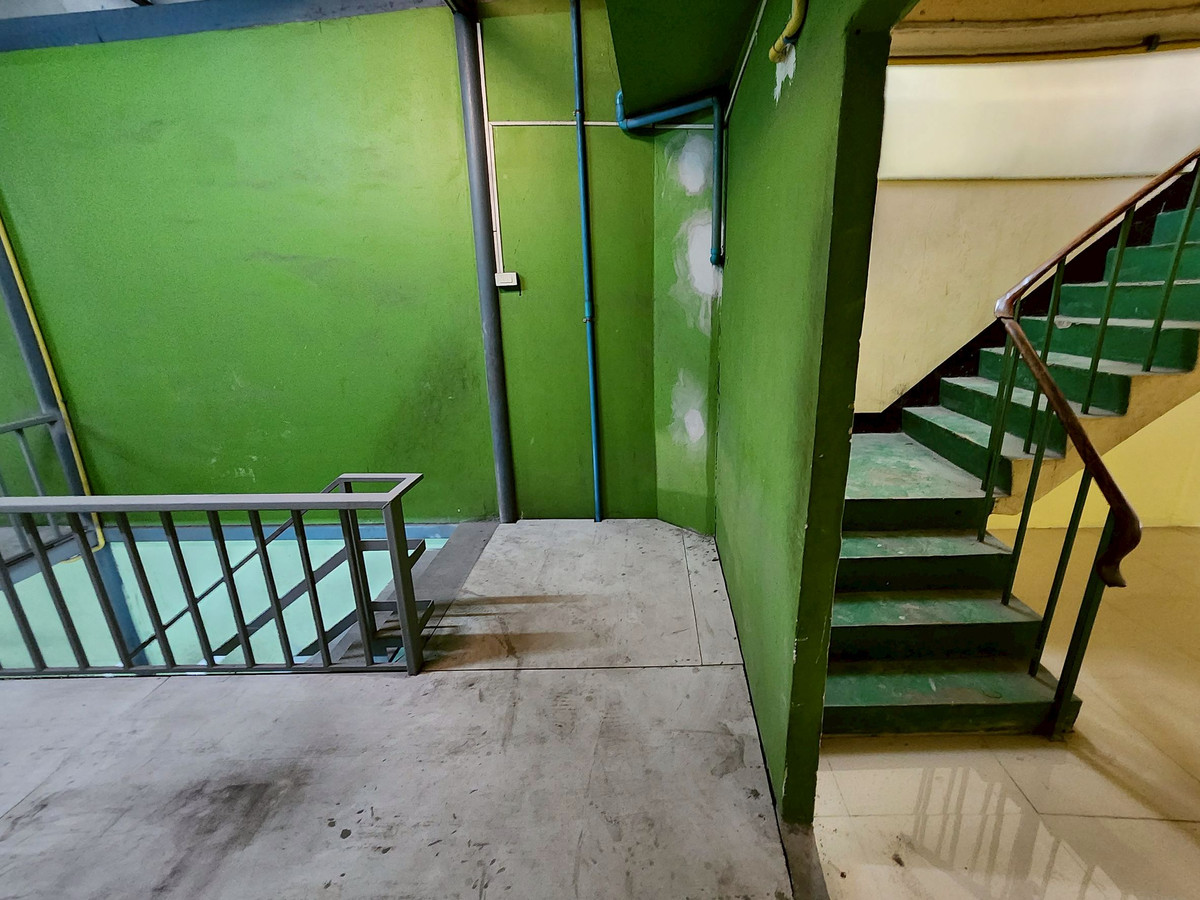 For RentShop HouseBang Sue, Wong Sawang, Tao Pun : Shophouse for rent on the roadside Opposite Wat Soi Thong Pracharat Sai 1 Road, Rama 7, Tel. 065-925-3163