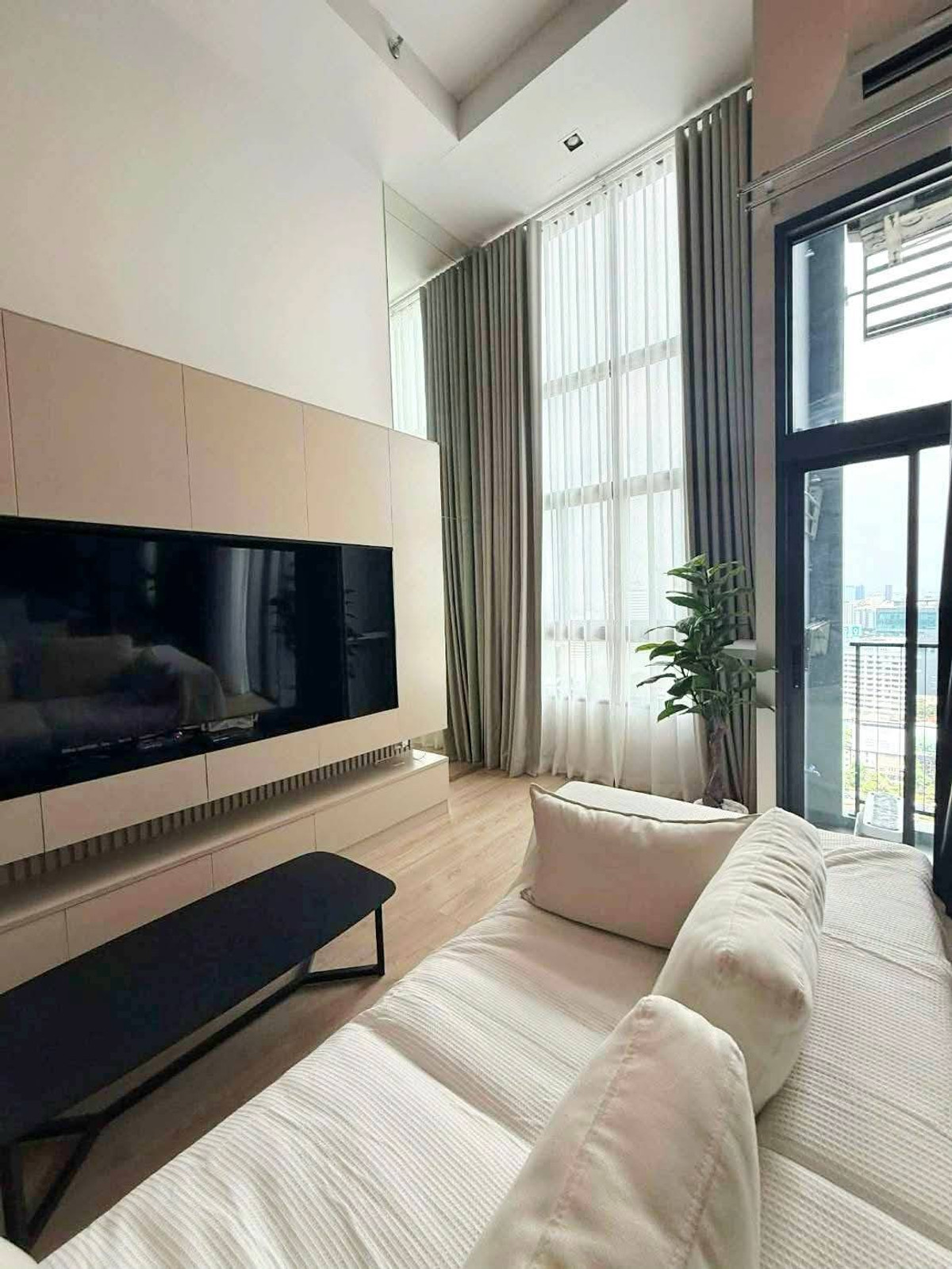 ให้เช่าคอนโดพระราม 9 เพชรบุรีตัดใหม่ RCA : 💥CP-10386💥ว่าง ให้ เช่า ไอดีโอ พระราม 9 - อโศก👉แอดไลน์ @rentbkk 