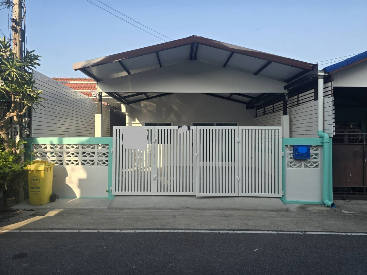 ให้เช่าบ้านนนทบุรี บางใหญ่ บางบัวทอง : บ้านเดี่ยว รีโนเวทใหม่ ซอยบ้านไทรม้า 2ห้องนอน 1ห้องน้ำ 1ห้องครัว 1ห้องรับแขก มีแอร์