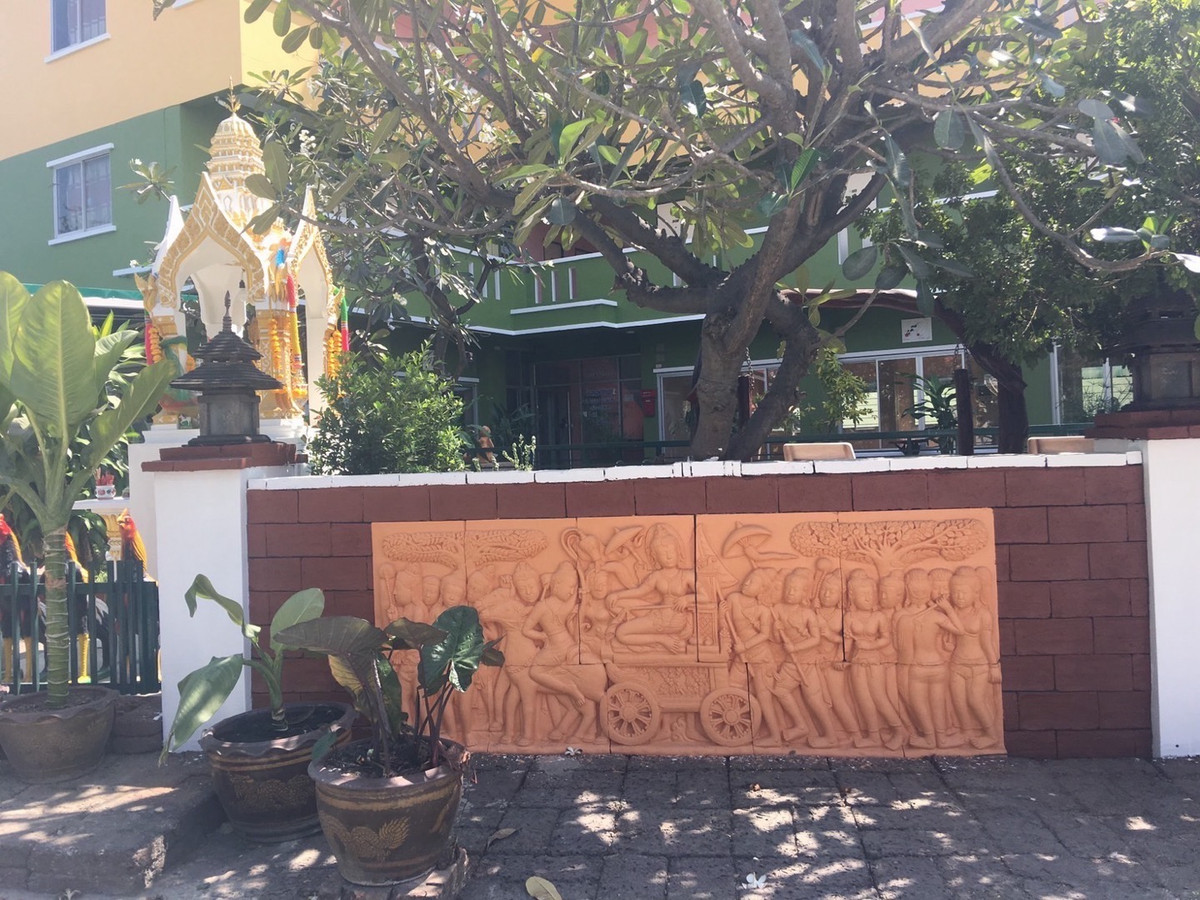 For SaleHotel&Apartment BusinessSamut Prakan,Samrong : Good location behind the corner invest and receive immediate income.