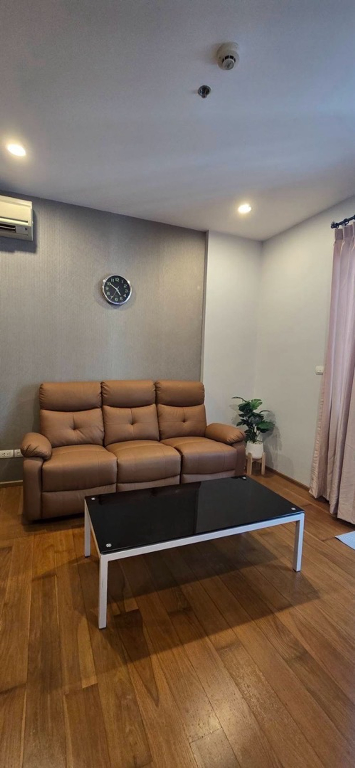 ให้เช่าคอนโดอารีย์ อนุสาวรีย์ : ให้เช่า The Vertical Aree 