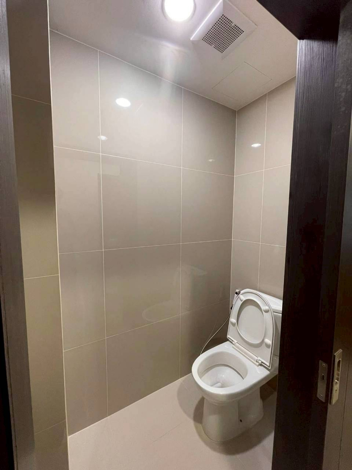 For RentCondoRatchadapisek, Huaikwang, Suttisan : ✅ XTHK136 ✅ Line : @p2nproperty