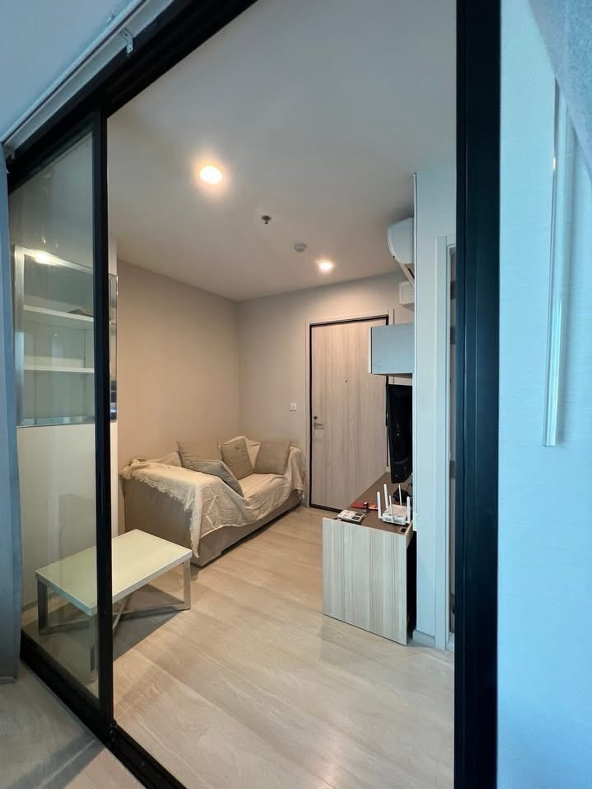 ให้เช่าคอนโดพระราม 9 เพชรบุรีตัดใหม่ RCA : 🏙 ให้เช่า Life Asoke 
(B6902062) 
📍 ทำเลใจกลางเมือง เดินทางสะดวก ติดรถไฟฟ้า

💰 ค่าเช่า 20,000 บาท / เดือน