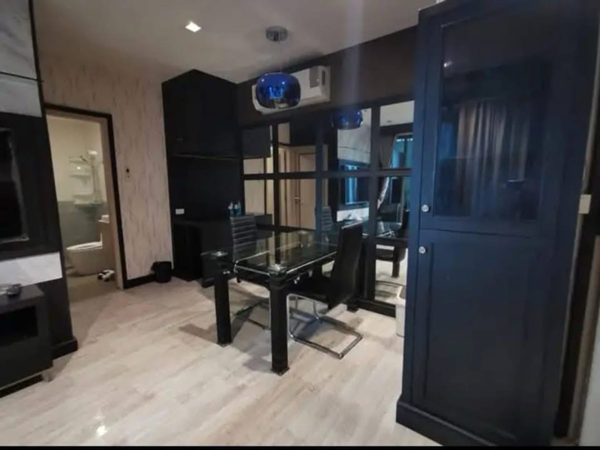 ให้เช่าคอนโดพระราม 9 เพชรบุรีตัดใหม่ RCA : 🏢 ให้เช่าคอนโด Ideo Mobi พระราม 9
(B6902061) 
✨ ห้องมุม ชั้นสูงสุด วิวสวย พร้อมเข้าอยู่

💰 ค่าเช่า
• คนไทย 25,000 บาท / เดือน