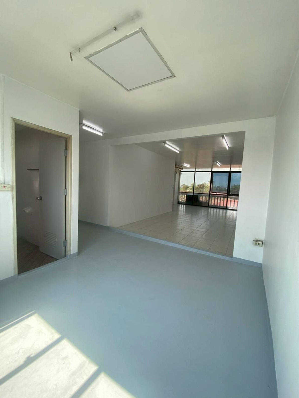 ให้เช่าอาคารพาณิชย์โชคชัย4 ลาดพร้าว71 : ให้เช่าอาคารพาณิชย์ ใกล้ โรงเรียนสตรีวิทยา 2 เพียง 4 นาที