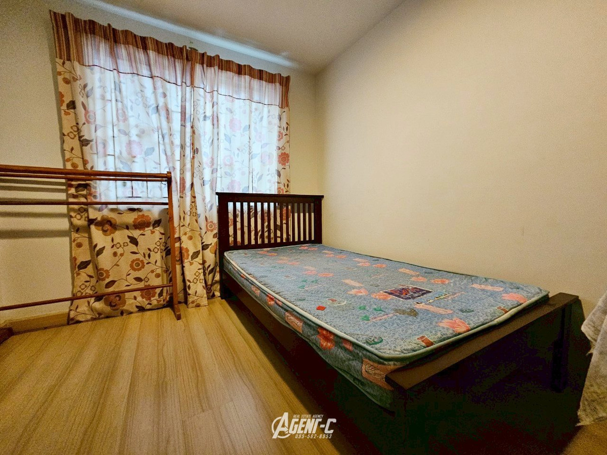 For SaleTownhomeKaset Nawamin,Ladplakao : Urgent sale price reduction!! Areeya Daily Kaset-Nawamin, 3-story townhome, area 16.9 sq m., functions: 3 bedrooms, 4 bathrooms, 2 parking spaces, beautiful house, ready to move in. Good location, convenient travel Near Central Ramintra and agricultural u