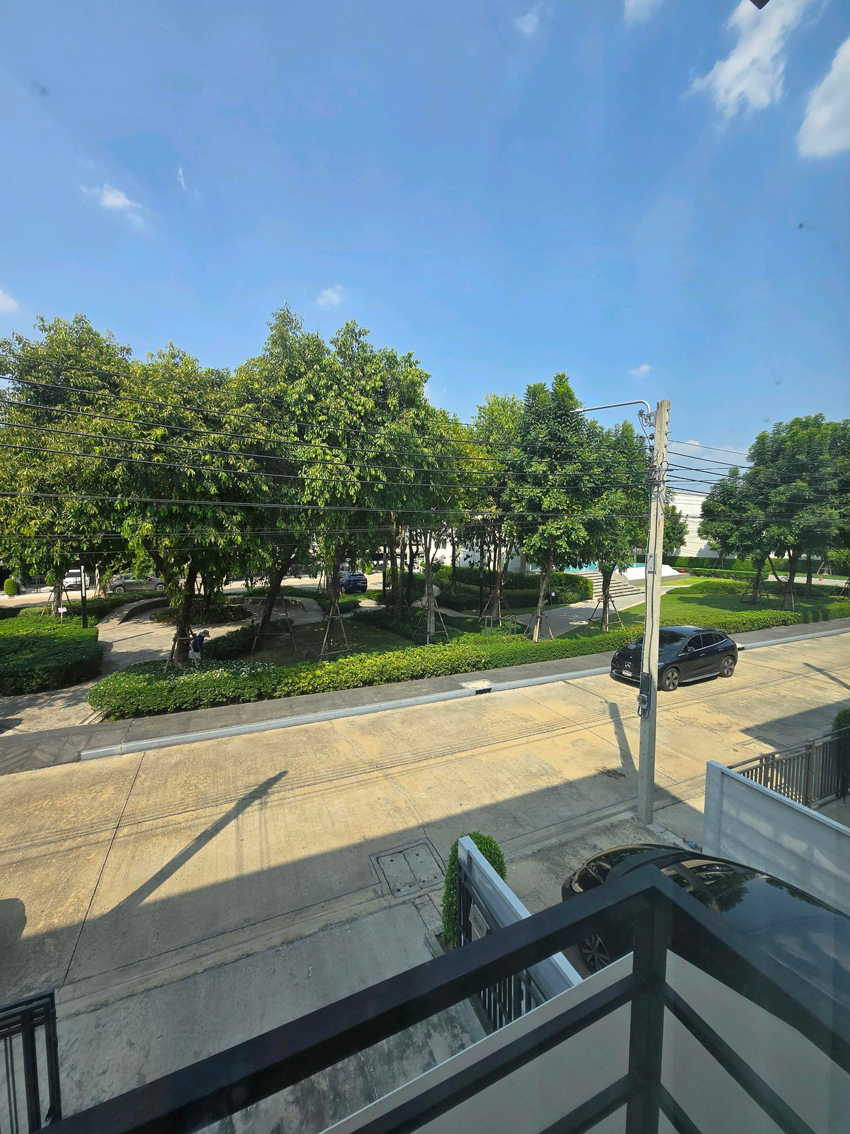 ขายทาวน์โฮมนวมินทร์ รามอินทรา : ขายทาวน์โฮม 3 ชั้น บ้านกลางเมือง รามอินทรา หลังมุม ติดสวนส่วนกลาง บรรยากาศดี

