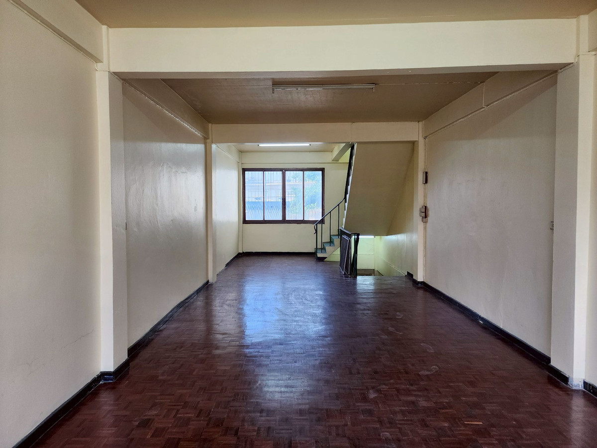 For RentShop HouseBang Sue, Wong Sawang, Tao Pun : Shophouse for rent on the roadside Opposite Wat Soi Thong Pracharat Sai 1 Road, Rama 7, Tel. 065-925-3163