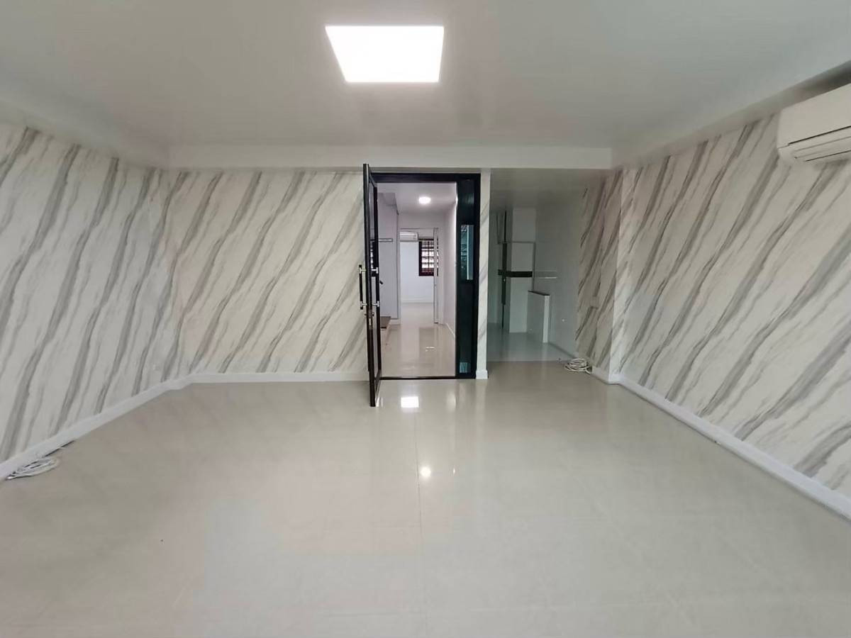 For RentShop HouseSamut Prakan,Samrong : Commercial building for rent Subrungruang City Bangpu Phase 2, near BTS Kheha Station, only 5 minutes.