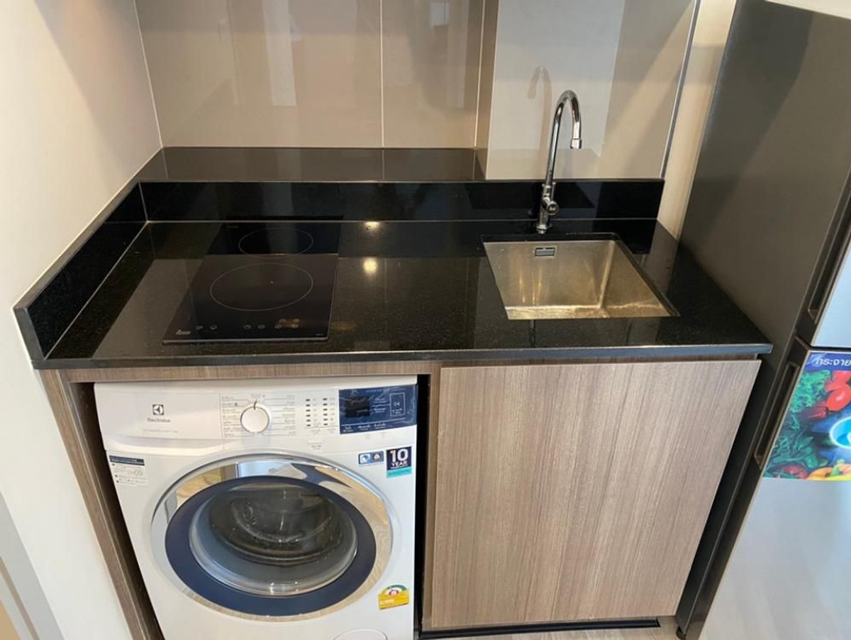 For RentCondoBangna, Bearing, Lasalle : Condo for Rent: Ideo Mobi Sukhumvit East Point Near BTS Bang Na (approx. 250 meters)