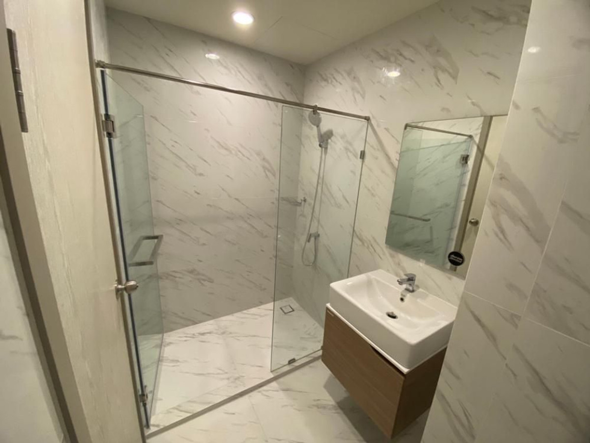 For RentCondoBangna, Bearing, Lasalle : Condo for Rent: Ideo Mobi Sukhumvit East Point Near BTS Bang Na (approx. 250 meters)