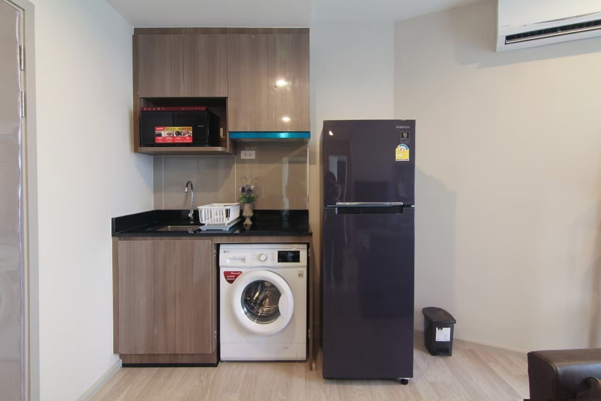 For RentCondoBangna, Bearing, Lasalle : Condo for Rent: Ideo Mobi Sukhumvit East Point Near BTS Bang Na (approx. 250 meters)