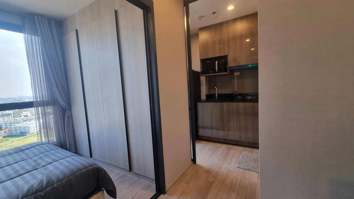 For RentCondoBangna, Bearing, Lasalle : Condo for Rent: Ideo Mobi Sukhumvit East Point Near BTS Bang Na (approx. 250 meters)