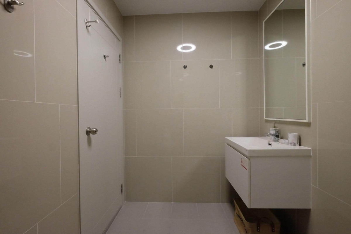 For RentCondoBang Sue, Wong Sawang, Tao Pun : Beautiful room, bought it and never lived in it. Renovated room, built-in