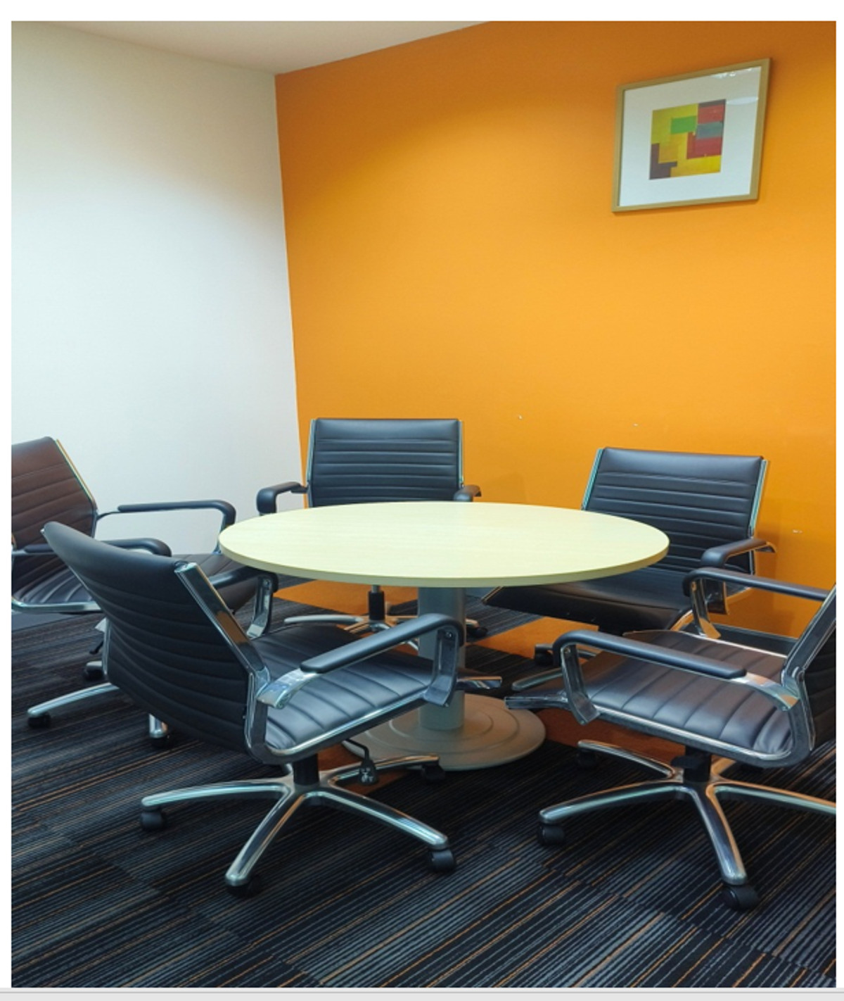 For RentOfficeBangna, Bearing, Lasalle : Office for rent/sale, Central City Tower Building. (next to Central Bangna Department Store) Area size: 186 sq m. Floor: 19