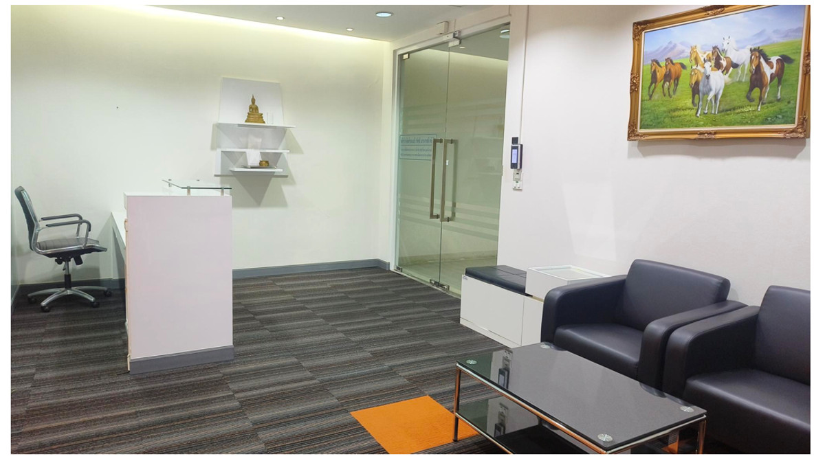 For RentOfficeBangna, Bearing, Lasalle : Office for rent/sale, Central City Tower Building. (next to Central Bangna Department Store) Area size: 186 sq m. Floor: 19