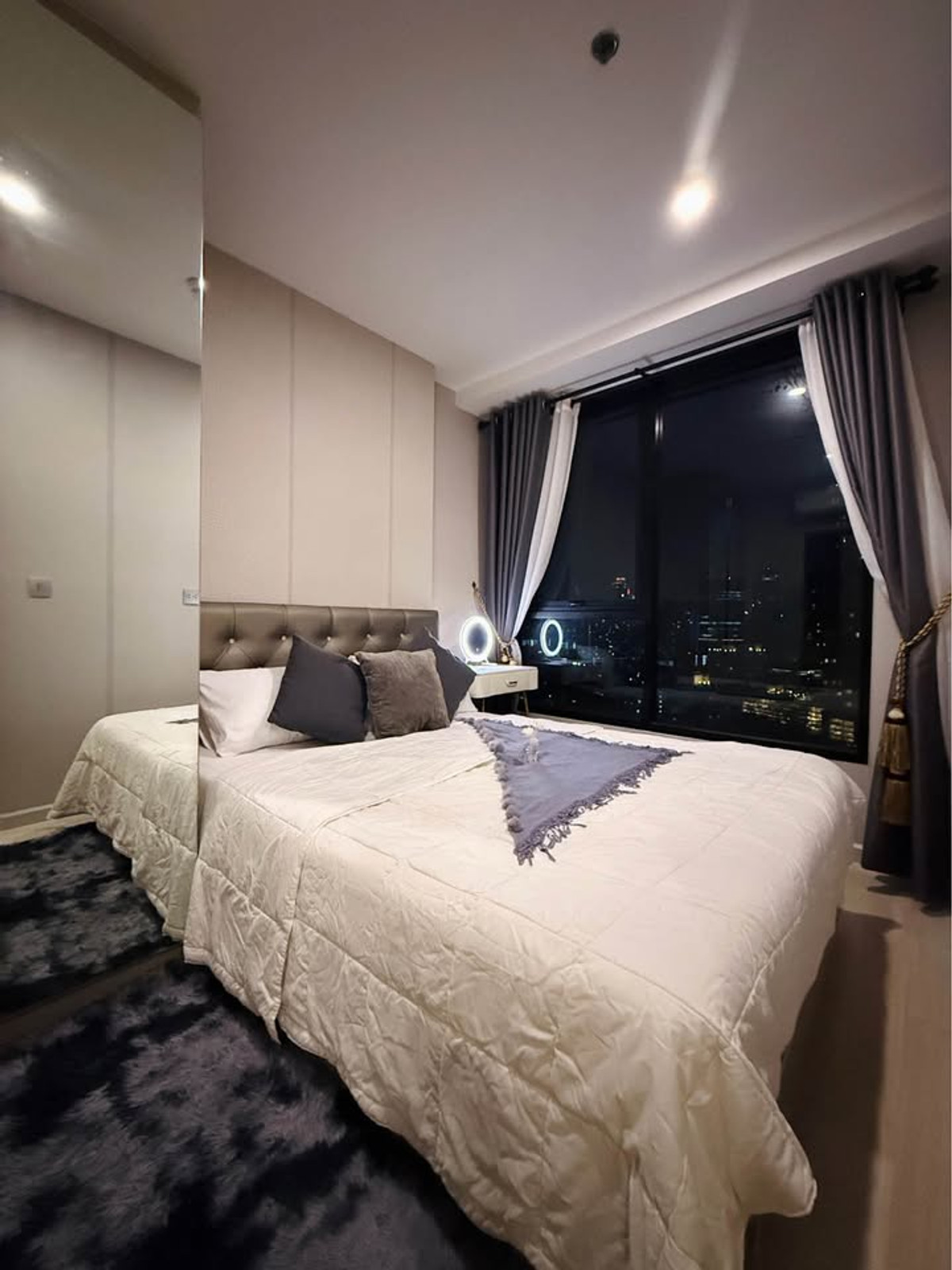 For RentCondoSathorn, Narathiwat : ⭐️ Knightsbridge Prime Sathorn ⭐️ 1 Bed 1 Bath, beautiful room, fully decorated. There are electrical appliances ready.