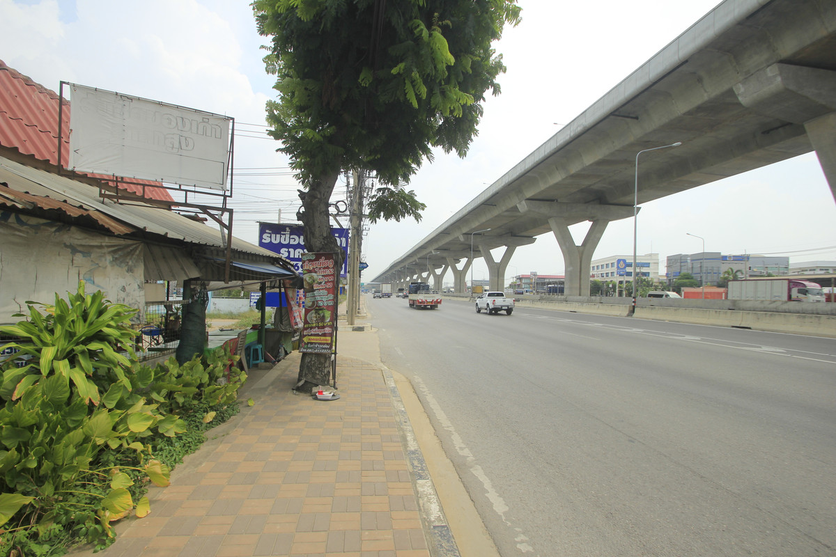 ขายที่ดินพระราม 2 บางขุนเทียน : ขายที่ดินพระราม2 ระหว่างพระราม2ซ.98กับ100 ที่ดินถมแล้ว 7-1-5 ไร่ ลงเสาเข็มทั่วบริเวณที่ดิน ขาเข้าเมืองใกล้ทางด่วนสุขสวัสดิ์ บางพลี สร้างโกดัง ออฟฟิศ สำนักงาน 38,000บาท/วา
