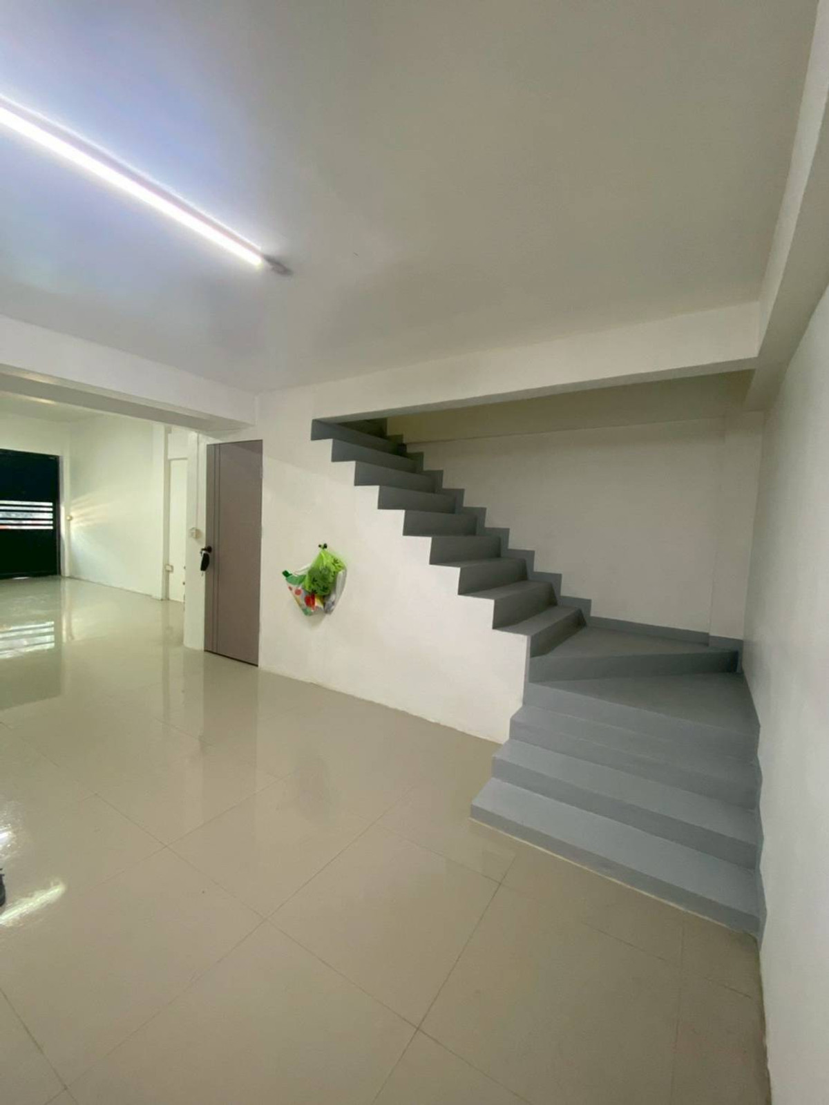 ให้เช่าอาคารพาณิชย์โชคชัย4 ลาดพร้าว71 : ให้เช่าอาคารพาณิชย์ ใกล้ โรงเรียนสตรีวิทยา 2 เพียง 4 นาที