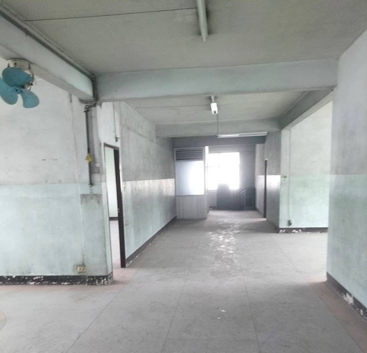 ให้เช่าวงเวียนใหญ่ เจริญนคร : ให้เช่าถูกมาก เหมาะทำร้านอาหาร ตึก 1/2ไร่  พร้อมอาคาร 4 ชั้น ติดสาทร ใกล้รถไฟฟ้า ติดโรงพยาบาลเยอะ