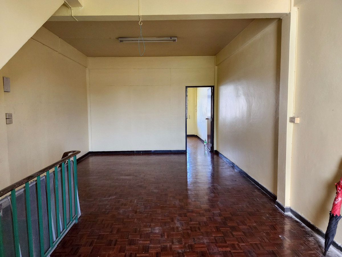 For RentShop HouseBang Sue, Wong Sawang, Tao Pun : Shophouse for rent on the roadside Opposite Wat Soi Thong Pracharat Sai 1 Road, Rama 7, Tel. 065-925-3163