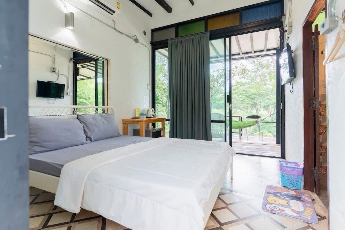 For SaleHotel&Apartment BusinessCha-am Phetchaburi : Riverside Resort Business for Sale in Phetchaburi Near Kaeng Krachan with Existing Customer Base and 50,000 Followers Ready to Operate