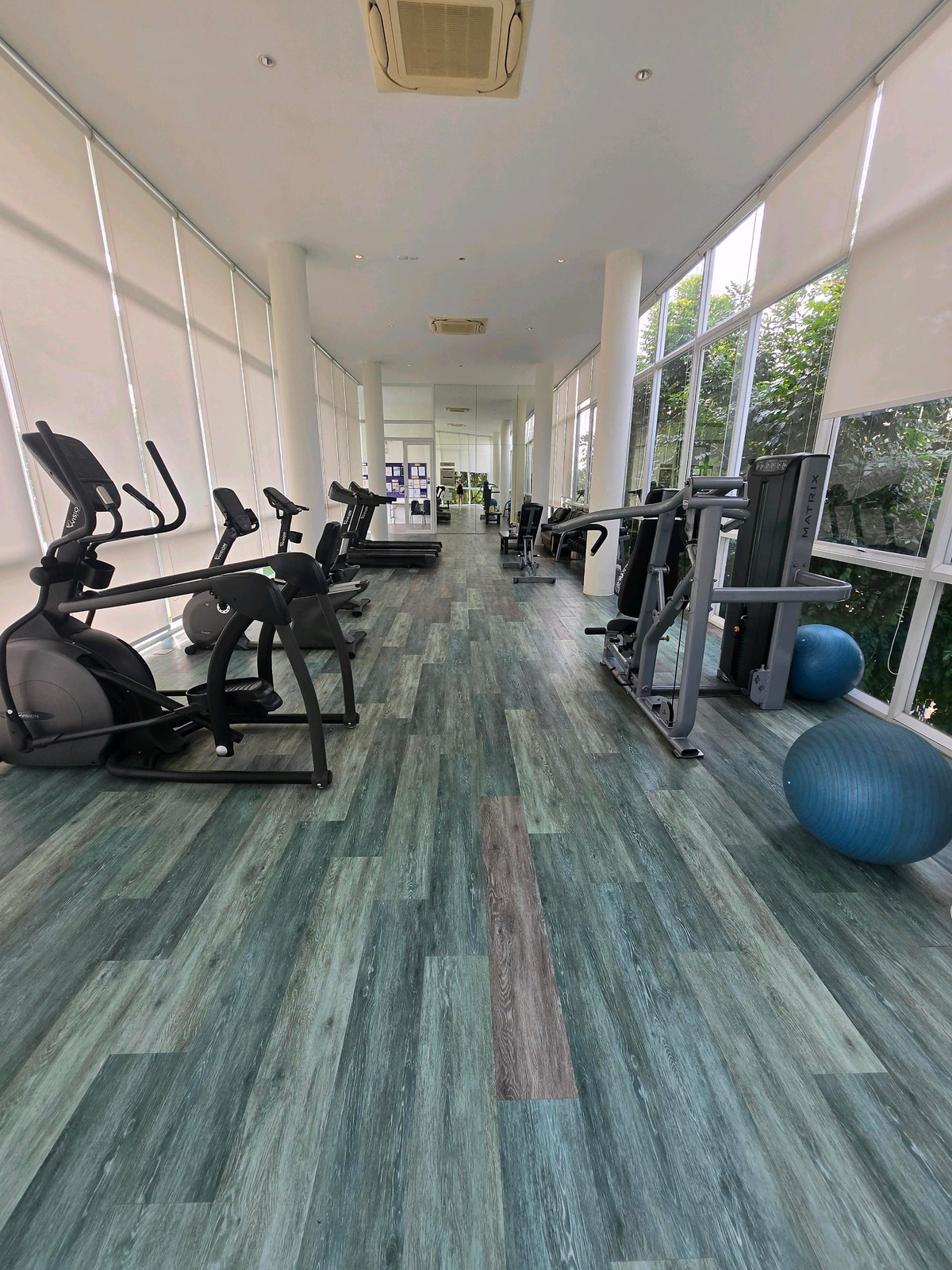 ขายทาวน์โฮมนวมินทร์ รามอินทรา : ขายทาวน์โฮม 3 ชั้น บ้านกลางเมือง รามอินทรา หลังมุม ติดสวนส่วนกลาง บรรยากาศดี

