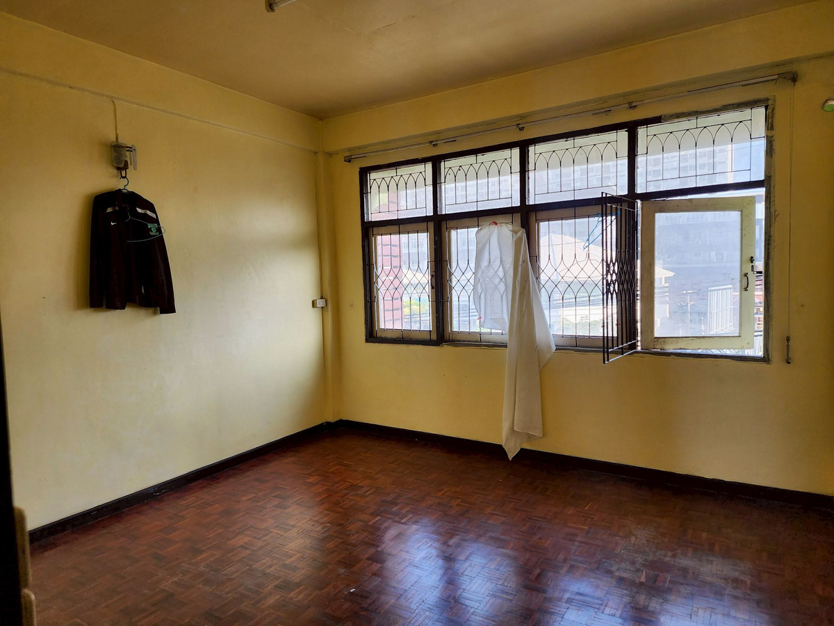 For RentShop HouseBang Sue, Wong Sawang, Tao Pun : Shophouse for rent on the roadside Opposite Wat Soi Thong Pracharat Sai 1 Road, Rama 7, Tel. 065-925-3163