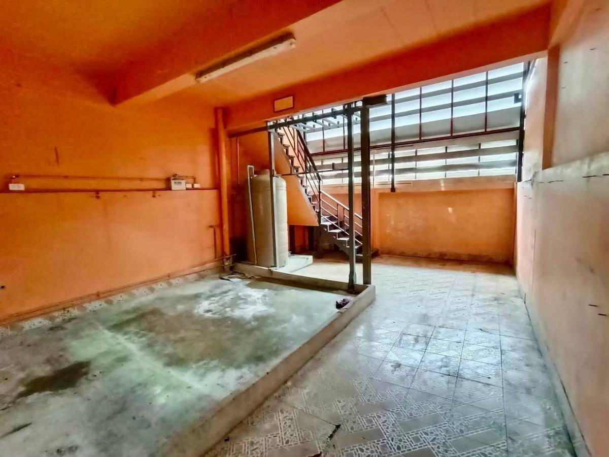 For RentShop HouseSamut Prakan,Samrong : Commercial building for rent Subrungruang City Bangpu Phase 2, near BTS Kheha Station, only 5 minutes.