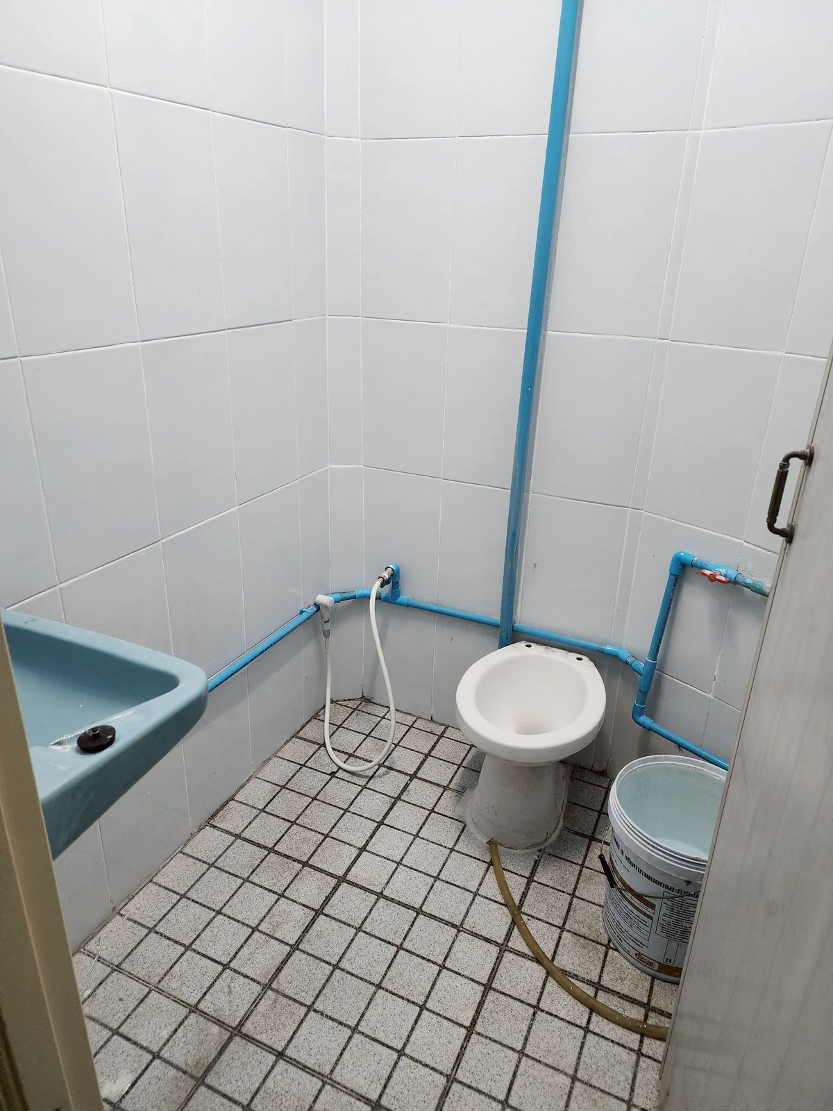 For RentShop HouseBang Sue, Wong Sawang, Tao Pun : Shophouse for rent on the roadside Opposite Wat Soi Thong Pracharat Sai 1 Road, Rama 7, Tel. 065-925-3163