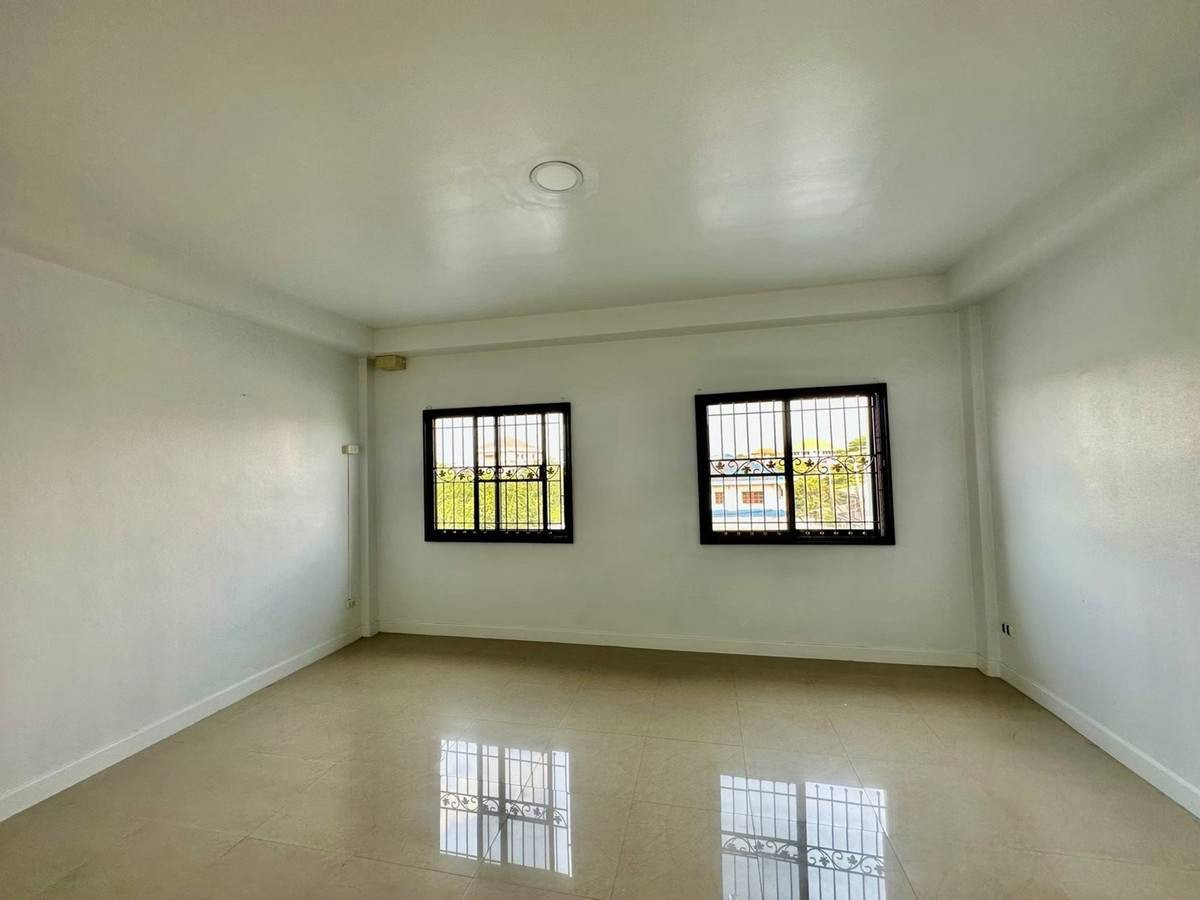 For RentShop HouseSamut Prakan,Samrong : Commercial building for rent Subrungruang City Bangpu Phase 2, near BTS Kheha Station, only 5 minutes.