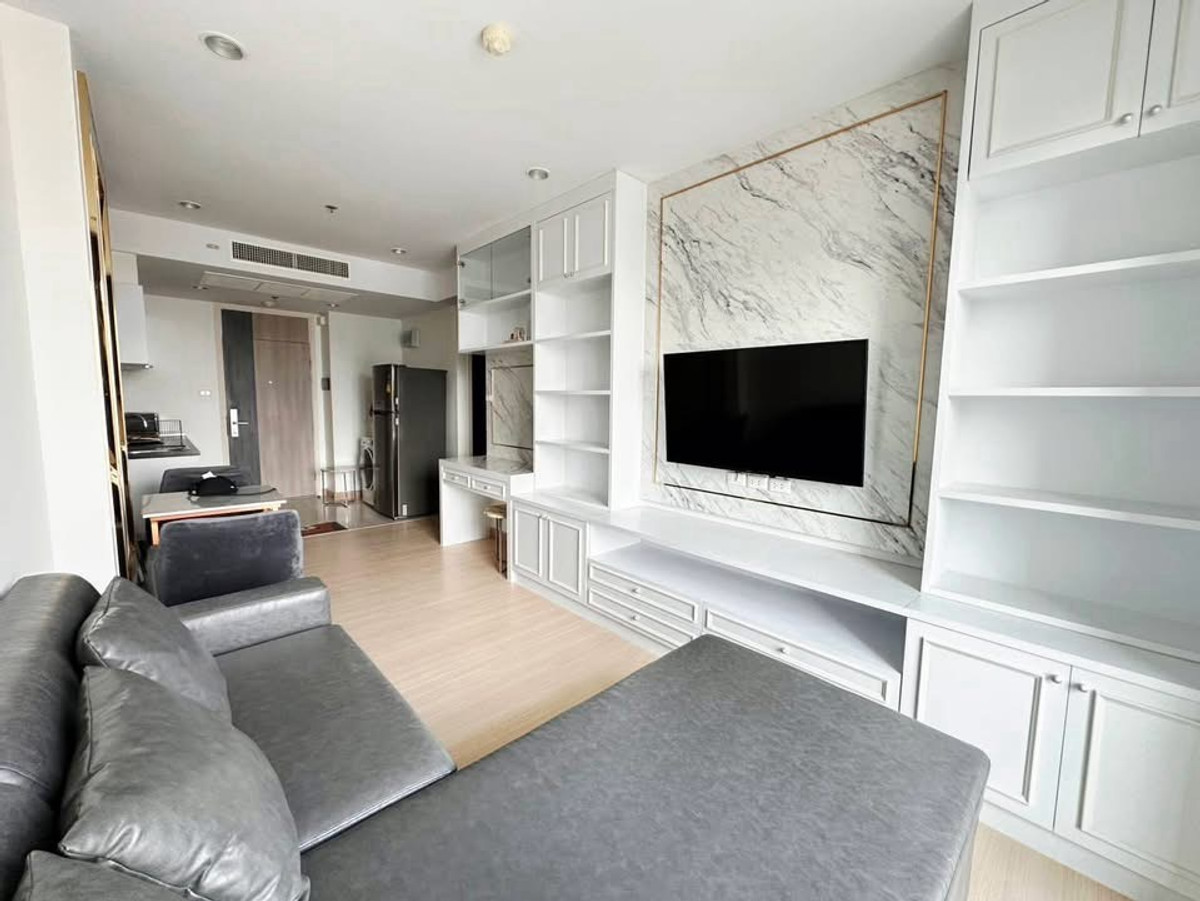 For RentCondoSathorn, Narathiwat : 🏢 Condo for rent Supalai Lite Ratchada-Narathiwat-Sathorn
(D6902021) 
Big room, good location, near Sathorn, ready to move in ✨

💰 Rent 20,000 baht / month