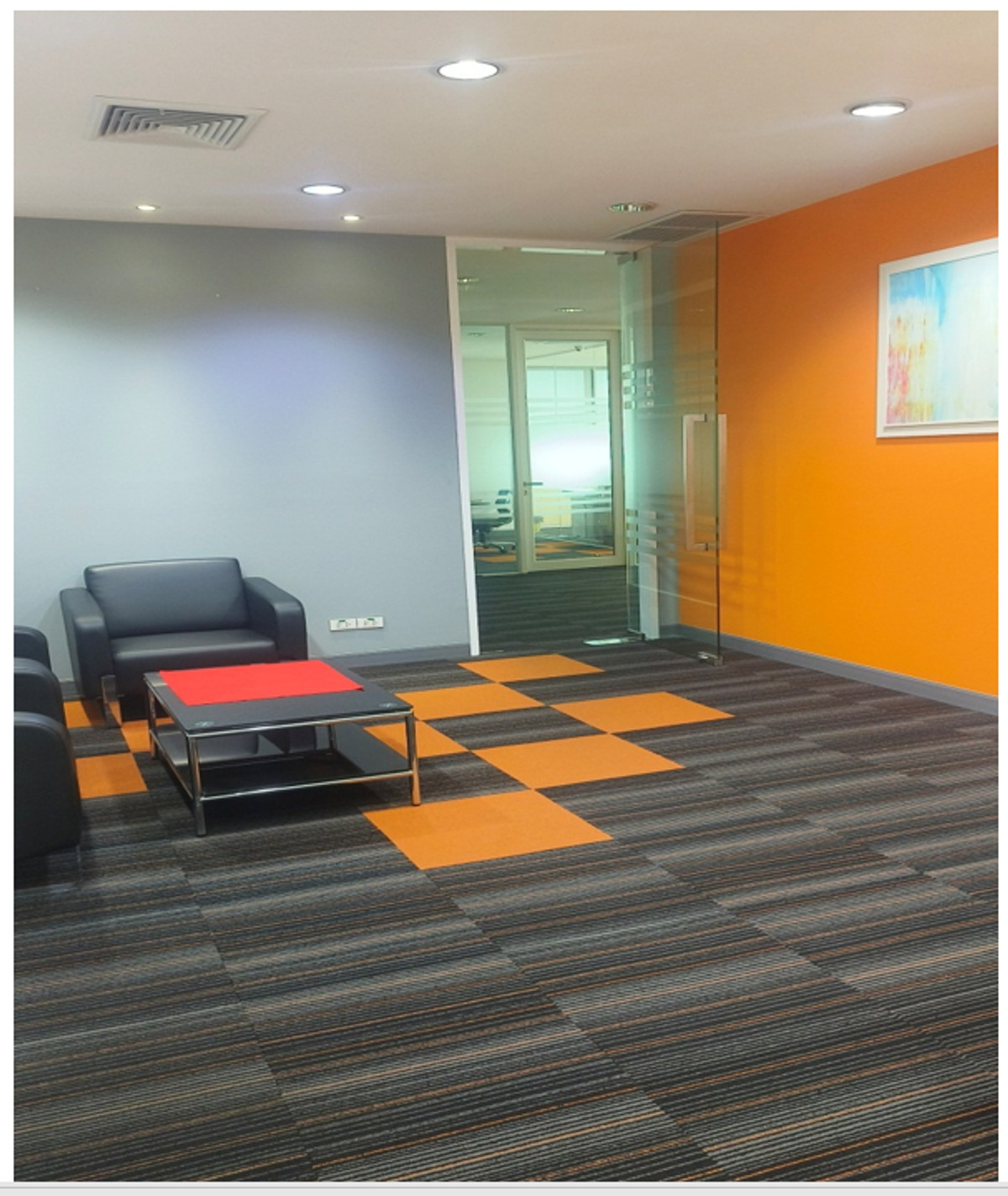 For RentOfficeBangna, Bearing, Lasalle : Office for rent/sale, Central City Tower Building. (next to Central Bangna Department Store) Area size: 186 sq m. Floor: 19