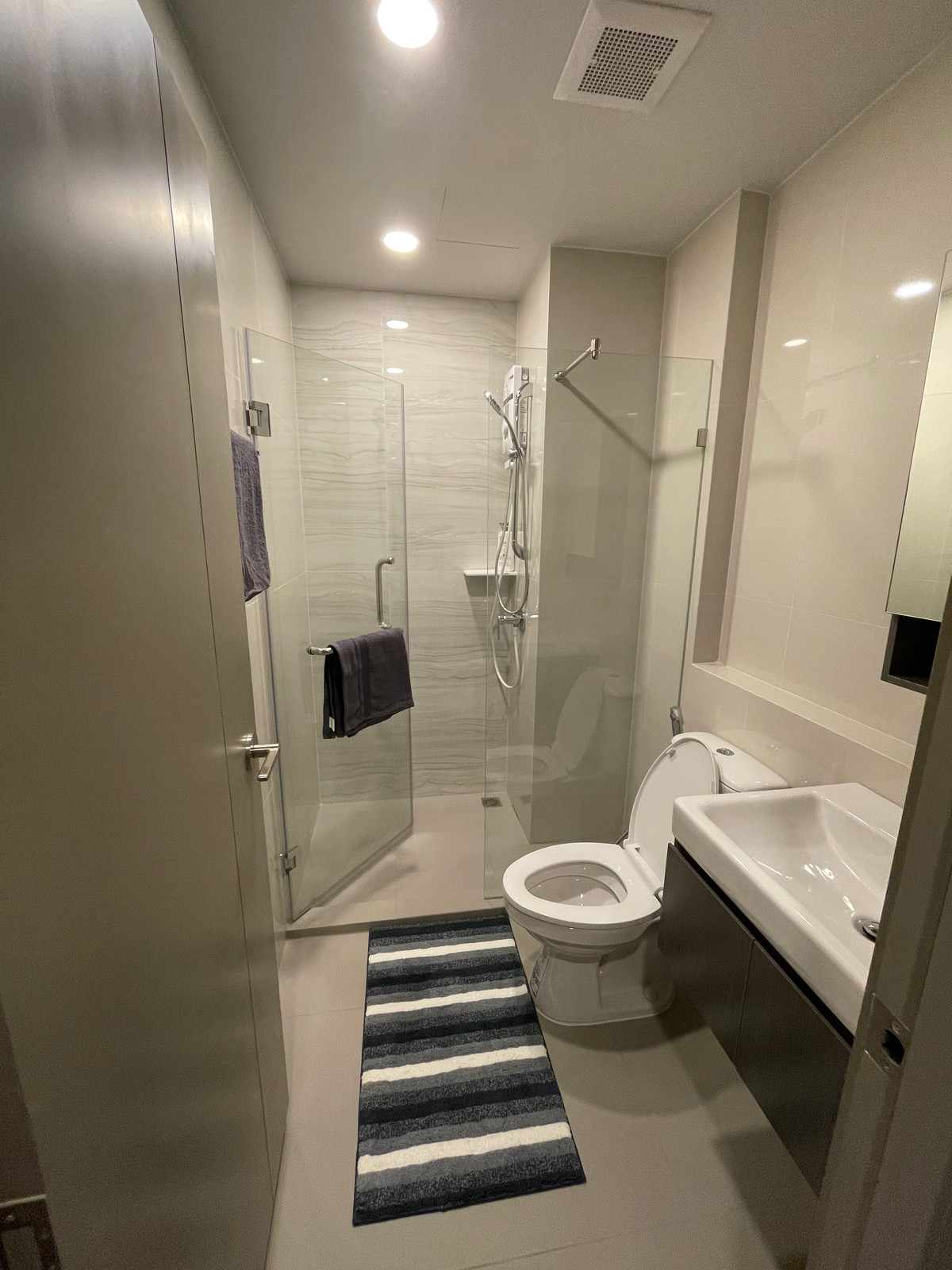 For RentCondoOnnut, Udomsuk : !! Beautiful room for rent, Condo Aspire Onnut Station, near BTS On Nut.